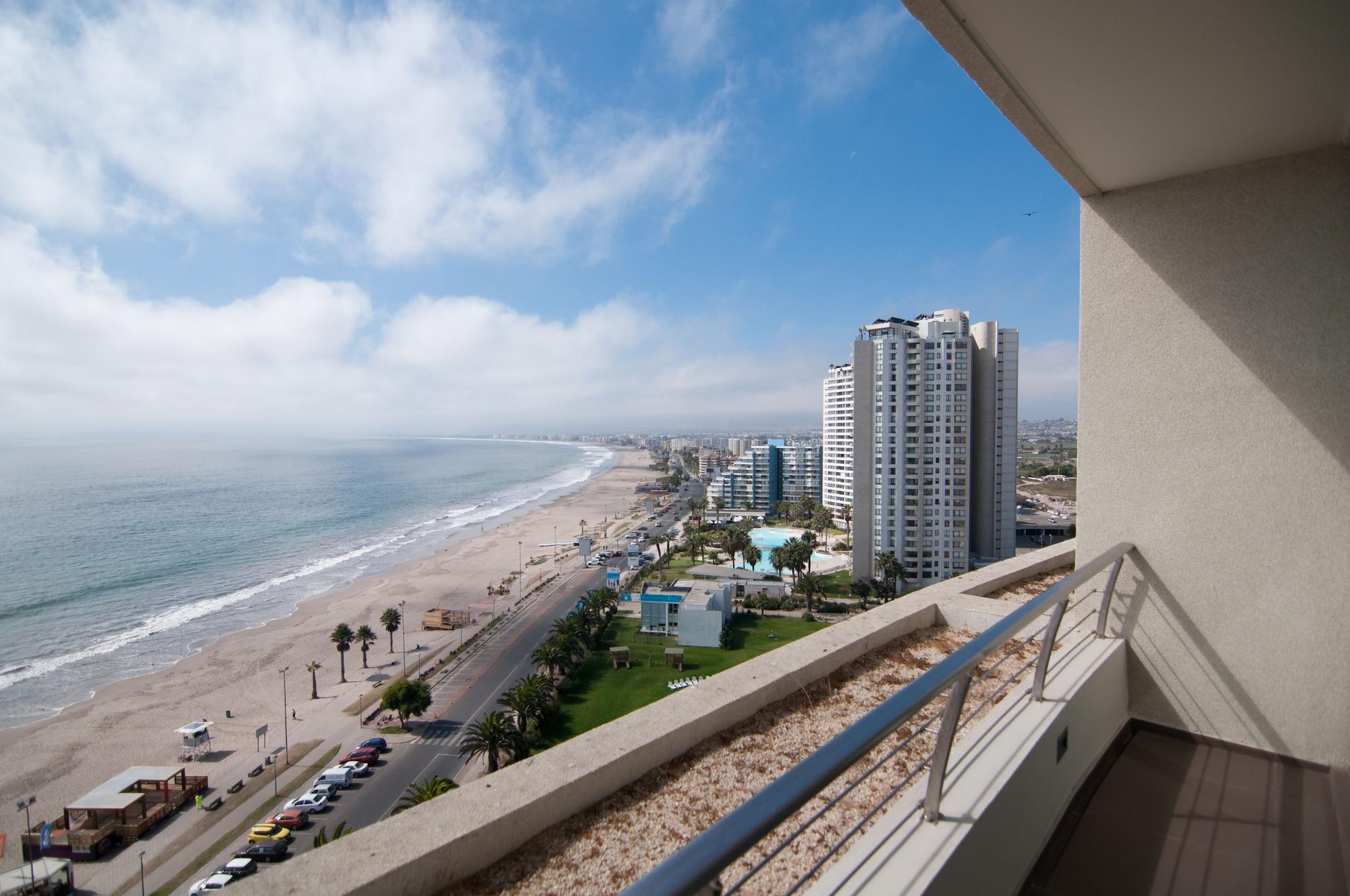 Enjoy Coquimbo Hotel Екстериор снимка View of the beach from a balcony at the Shoreham Hotel